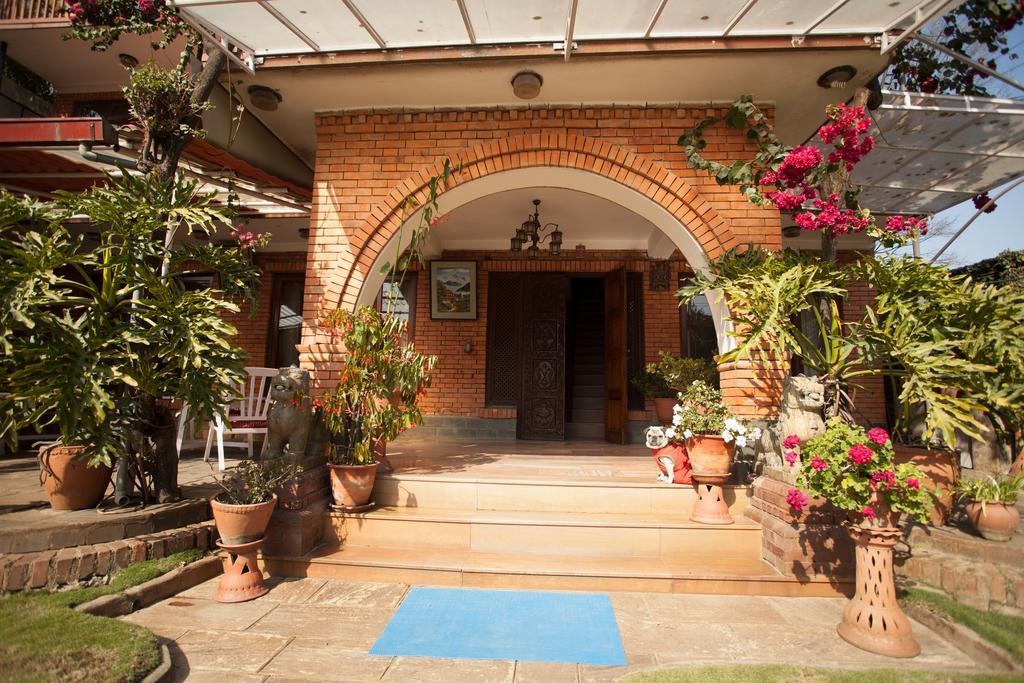 Maya Guest House Thimi Bagian luar foto